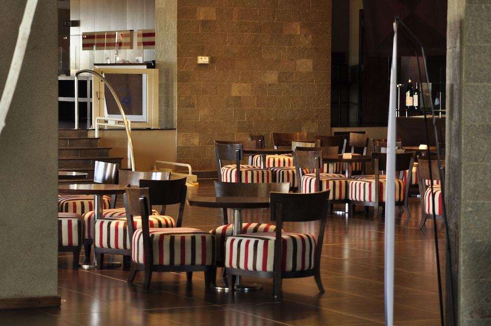 Rayentray Grand Hotel Πουέρτο Μαντρίν Εξωτερικό φωτογραφία