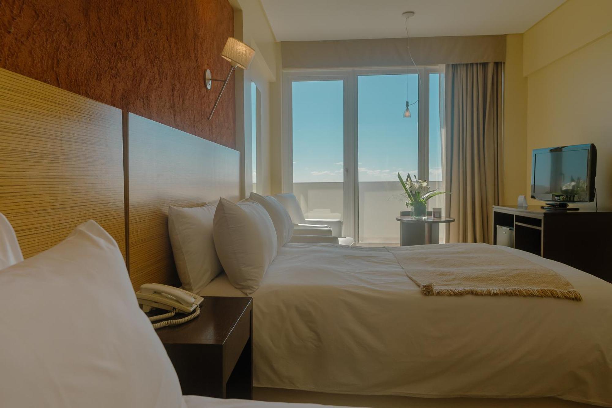 Rayentray Grand Hotel Πουέρτο Μαντρίν Εξωτερικό φωτογραφία