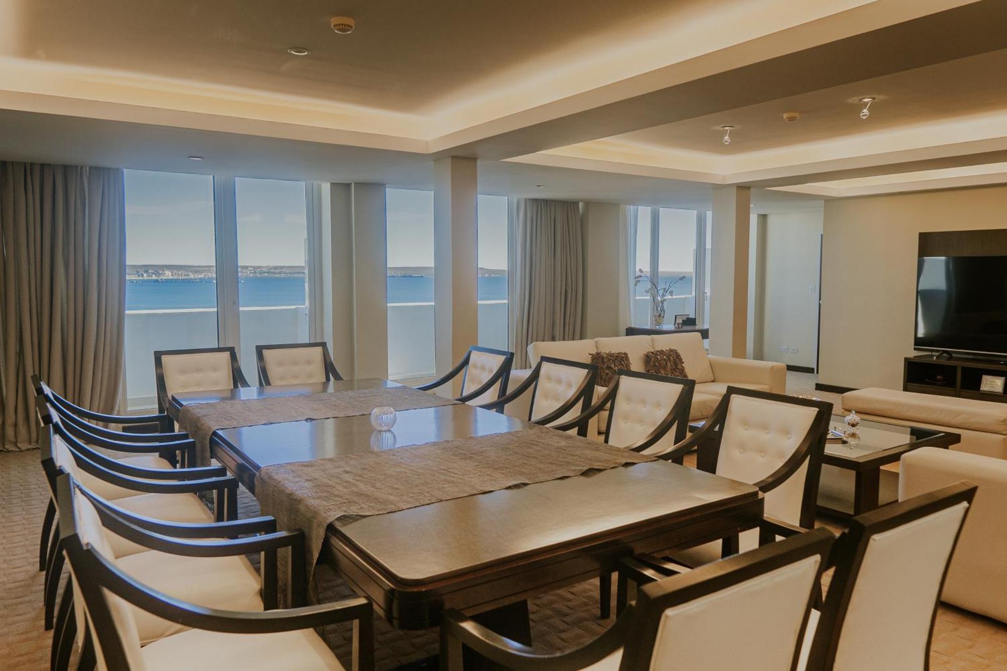 Rayentray Grand Hotel Πουέρτο Μαντρίν Εξωτερικό φωτογραφία
